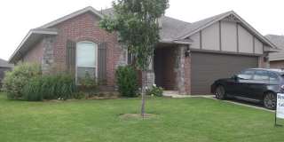 Beautiful 3 Bedroom Home With An In-Ground Storm Shelter!!! Gallery 1