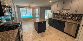 4 Bedroom 3 Bath House in Cantonment with a Pool & Solar Panels! Gallery 11