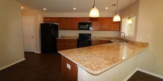 Beautiful 3-bed, 2.5 Bath home in Hamilton Lakes of Steele Creek! Gallery 8