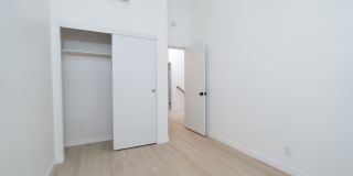 BEAUTIFUL 4 Bed 3 Bath unit Gallery 18