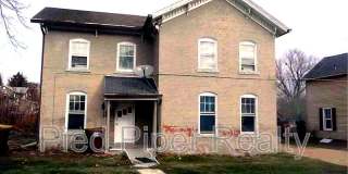 810 1/2 E Shawnee St Gallery 1
