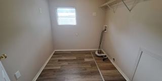 1BR/1BA updated mobile home close to I10 and Pine Forest Rd Gallery 17