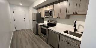 725 W Pratt Gallery 8