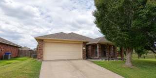 $1,950 3 Bed/2 Bath/2 Garage Ready for Move-in Home in Woodland Creek Gallery 1