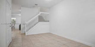 1020 SE 26th Ter Gallery 4