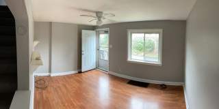 Cozy, Two Bed Available May 15th! Gallery 1