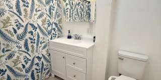 Charming 3-Bedroom Home in the Oakland Neighborhood Gallery 12