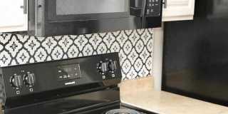 Room in 2 Bedroom Home at Forest View Ave Gallery 9