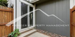 Charming Townhouse with Central AC and Washer/Dryer Gallery 19