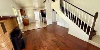 2631 E Vandalia Street Gallery 2