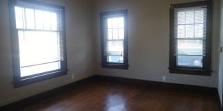 Lovely 2bd/1bth home with attached garage near Columbia Park and Zoo Gallery 6