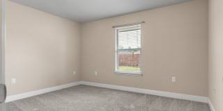 Spacious 4-Bedroom Home - Great Location Gallery 18