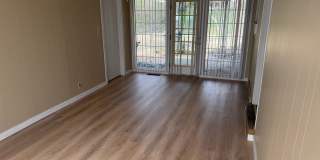 Lovely Large 3 Bedroom 1 1/2  Bath Ranch Style Home Gallery 19