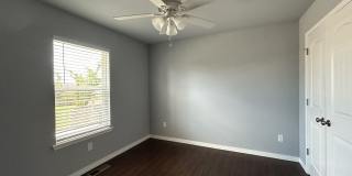 Townhouse with Garage - Minutes from Downtown Rogers Gallery 24