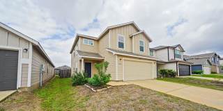 Open-Concept 3BR + Game Room Near Fort Sam & Randolph - Realtor Commission: $500 Gallery 5