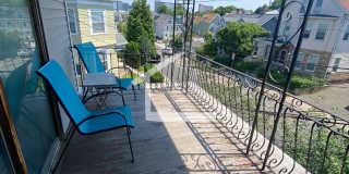 huge 3 bed in Somerville Gallery 17