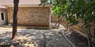 FOR LEASE!! Great location! Gallery 20
