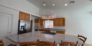 SPACIOUS HOME IN LAVERKIN FOR RENT! Gallery 10