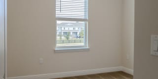 16705 Victoria Grove Alley Gallery 21