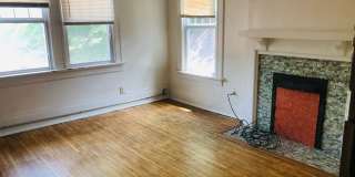 Large House w/ off-street parking & 3 BATHROOMS! Gallery 15