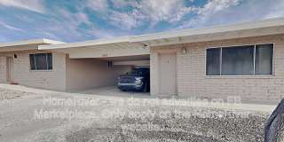 2020 Smoketree Ave N Gallery 1