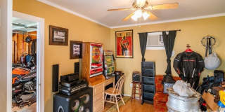 1004 Valley Street Gallery 16