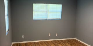 3 bedroom and 1 bathroom house- $1000 move-in special Gallery 6