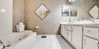 270 Captains Walk Gallery 58