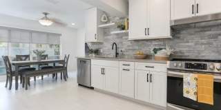 4014 W PALMIRA Avenue 4014 W PALMIRA Avenue Gallery 10