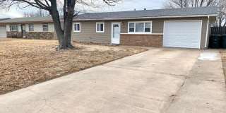 3bed House with Garage & Fenced in Yard! Gallery 1