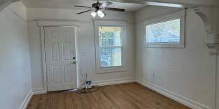 Cute 2 Bedroom, 1 Bathroom Cottage Gallery 11