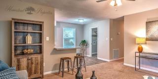 MOVE IN SPECIALS!! Renovated 3 Bedroom, 1.5 Bath Apartment on Greenbriar Circle – Johnson City, TN Gallery 5