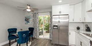 2 BDRM MODERN TOWNHOME Gallery 7