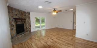 Lovely 4 Bedrooms / 2 Bathrooms / 2-Car Garage Gallery 9