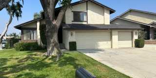 PERFECT 3 bedroom 2.5 bath Pool Home! Gallery 1