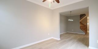 43673 SCARLET Square Gallery 10