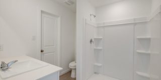 New Rent Rate! Modern 4/2 in East Central/ Sapphire Grove Gallery 11