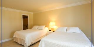 **PARK SHORE BEAUTY WALK TO VENETIAN VILLAGE ** ESPLANADE** NICE AMENITIES ** 2 BEDROOM CONDO ON THE BEACH ** Gallery 30