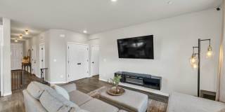 Newer Home on Large Corner Lot with Lots of Natural Light! Gallery 21