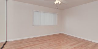 Spacious End-Unit 2 Bed, 2 Bath with Den For Lease in Irvine Gallery 10