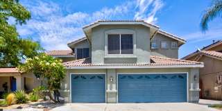 A Bright and Cozy Home with 3 Bedroom and 2 Bathroom with a Loft Gallery 1