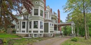 1 Franklin Pl Gallery 1