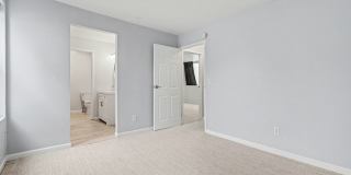 Spacious 2Bed/2.5Bath Townhouse in Central Denver Gallery 18