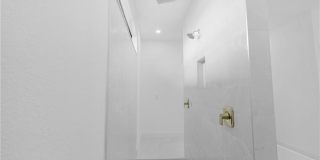 2001 NW 25th Avenue Gallery 28