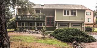 1205 NW Crosby Ave Gallery 1