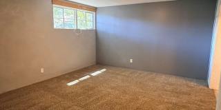 Bright Lower-Level Living – 2 Bed Apartment with Large Windows Gallery 1