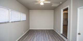 Spacious 4 Bed 2 Bath with Big Backyard Gallery 19