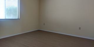 1 bedroom, 1 bathroom end unit condo beachside Gallery 7