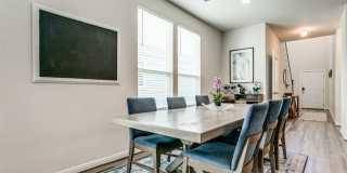 Beautiful Modern 2 story home! Gallery 13