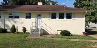 Duplex located in the heart of Oak Ridge. Gallery 1